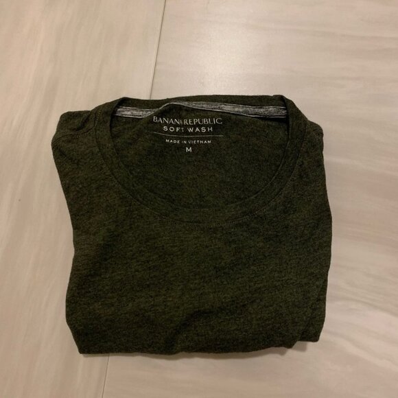 Banana Republic Soft-Wash Tee - Picture 1 of 3